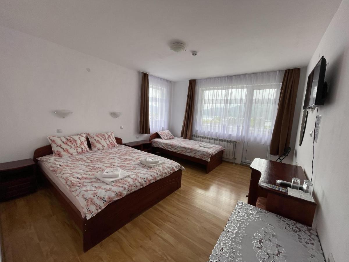 Family Hotel Panorama Sărniţa Exterior foto