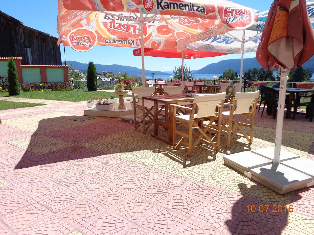 Family Hotel Panorama Sărniţa Exterior foto